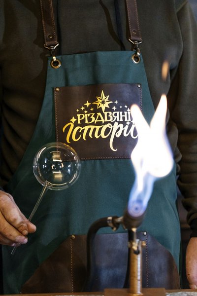 Ялинкові прикраси з історією: як бренд "Різдвяні історії" формує культуру автентичного  святкового декору