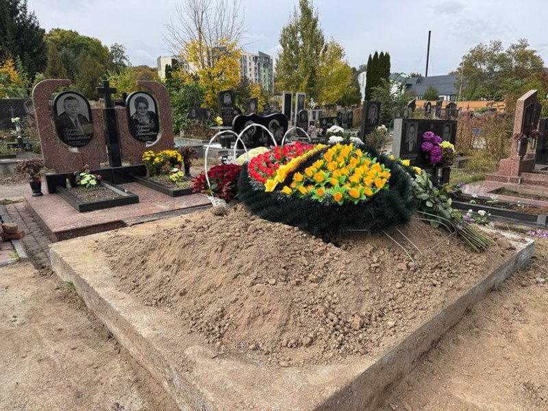 Як виглядає могила Кашпіровського