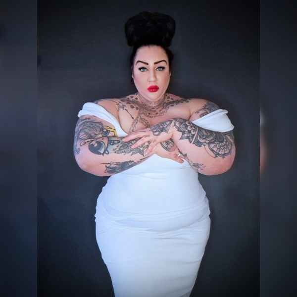 Мешканка Нідерландів називає себе Жінкою-Халком, величезні біцепси Жінка-Халк, величезні біцепси, Шварцнегер, більше ніж у Арні, Джекі Коорн, фітнес, займається спортом, кікбоксинг, соцмережі