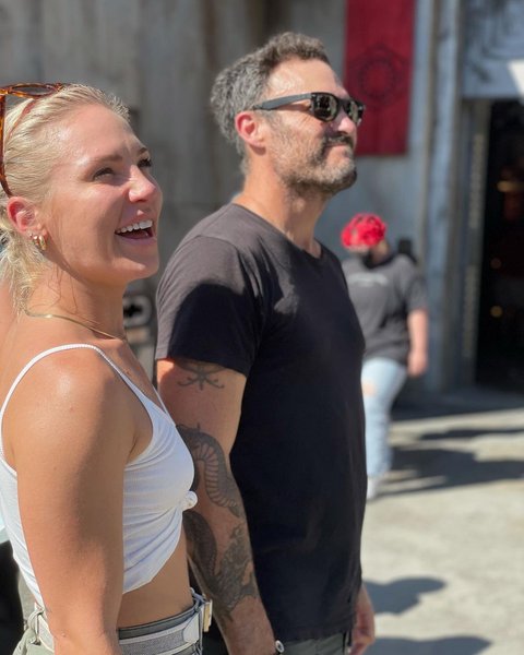 Брайан Остин Грин, шарна берджесс, девушка