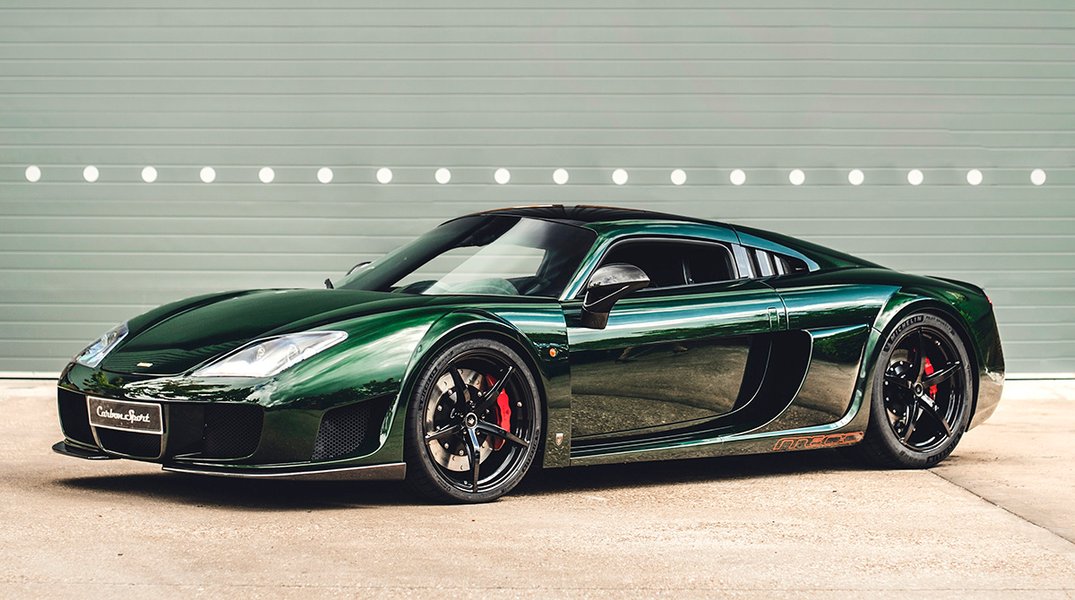 Noble M600 выпускается в трех вариантах: стандартный, облегченный Carbon Sport (на фото) с панелями кузова из углеродного волокна и открытый Speedster. Фото: Noble