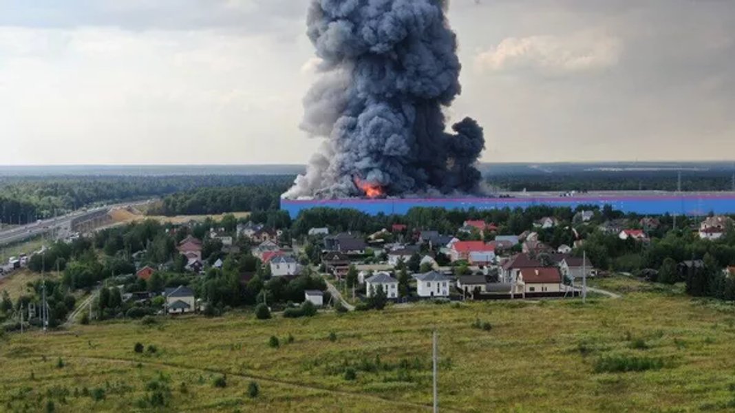 Пожежа на складі OZON у Підмосков'ї