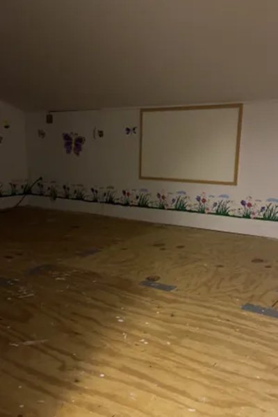 Жутка игровая комната, тайная комната в доме, новый дом, комната за дверью, тайная дверь, покупка дома, недвижимость