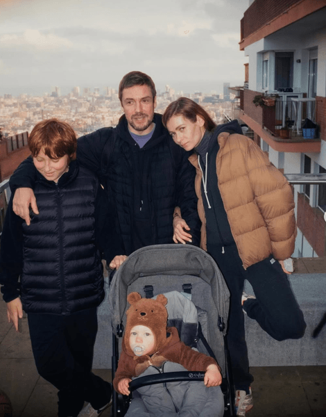 Луна з родиною