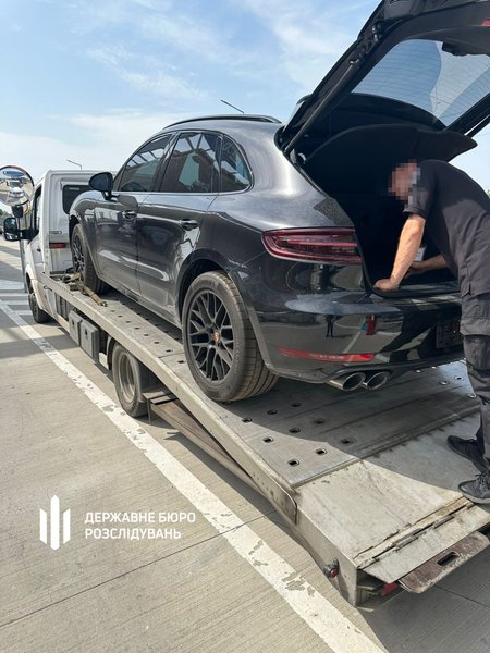 Автомобиль Porsche Macan GTS 2016