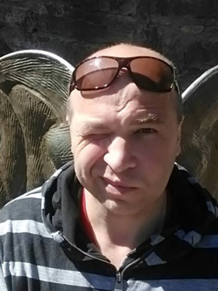 

Владимир Антонюк: "Наши часто смеются над "тупыми москалями", которые верят во всякую ахинею, но мы сами недалеко от них ушли" (Фото: Володимир Антонюк/Facebook)
