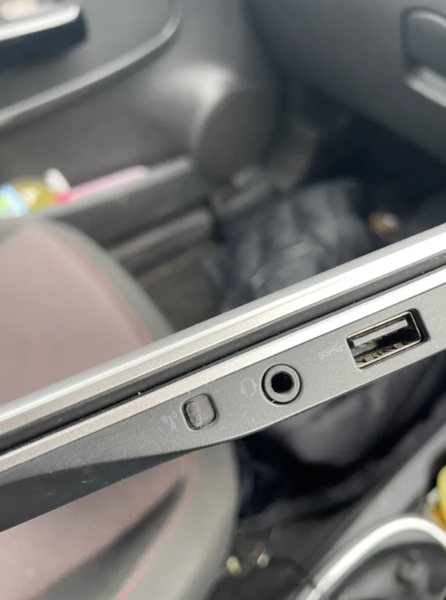 Плохой Wi-Fi, перебои с интернетом, роутер, секретная кнопка на роутере, ремонт ноутбуков, Великобритания, лайфхаки