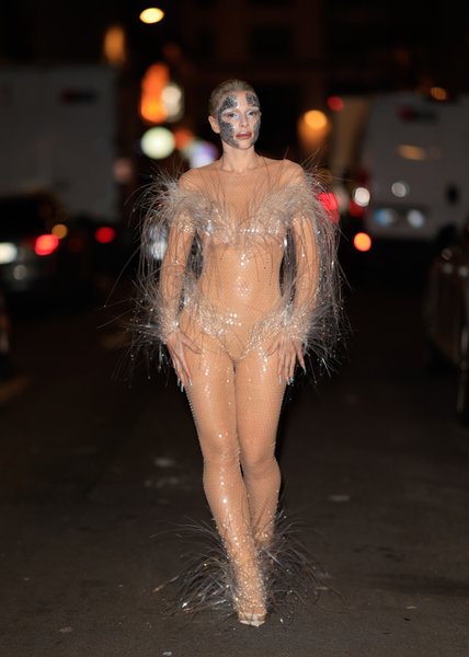 Джулия Фокс Париж 2024