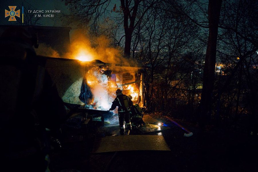 горел бар в Киеве, ГСЧСЧ, спасатели, пожар