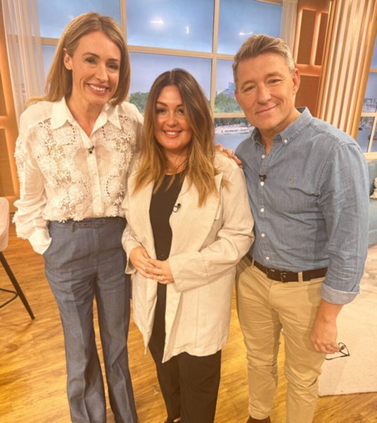 Призрак в машине, медиум, призрак сел в машину, призрак, дух, пожилая женщина, на заднем сидении, дух пожилой женщины, женщина видит призраков