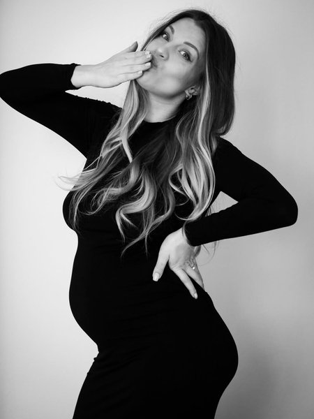 Харлан беременна