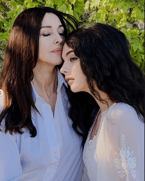 моника беллуччи старшая дочь дева