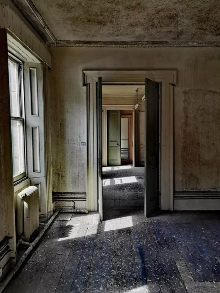 Изоставена къща, дом на дъщерята на кралица Виктория Изоставена къща, къщата на дъщерята на кралица Виктория, старинна сграда, кралско убежище, градска къща, къщата на принцеса Луиза