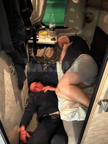 П'яний в поїзді Бійка, потяг, працівники охорони