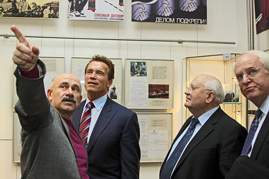 михаил горбачев, арнольд шварценеггер, горби, встреча горбачова и шварценеггера