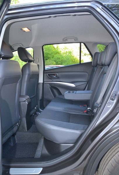 Задние сиденья Suzuki S-Cross, Suzuki S-Cross, Новый Suzuki S-Cross, Suzuki S-Cross 2023, кроссовер Suzuki