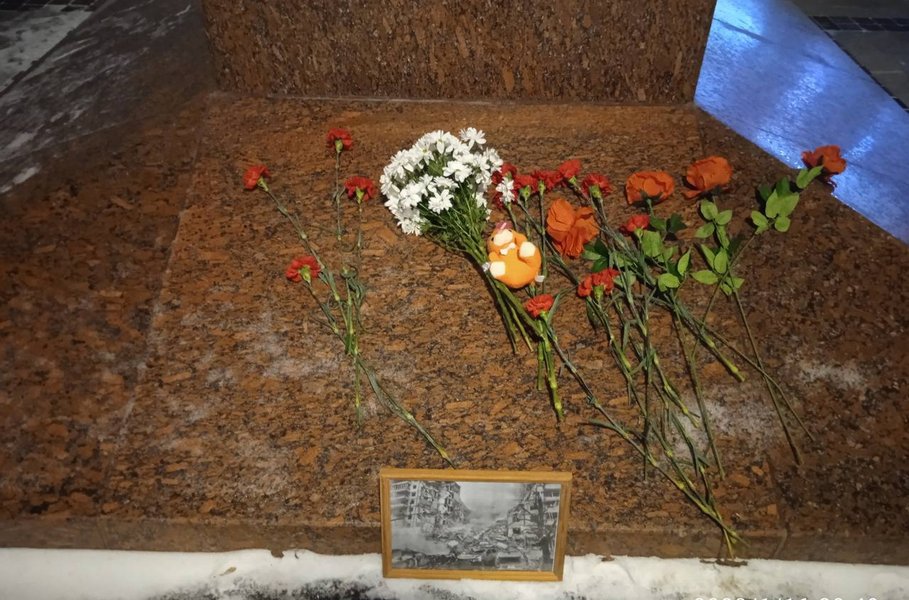 памятник лесе украинки москва днепр траур