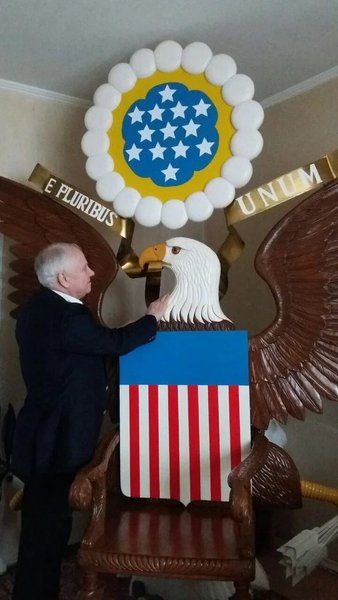 микола христич, трон для трампа