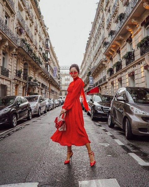 женская мода, красный цвет, лето 2020, платье, сумочка, туфли, очки, фото, образ