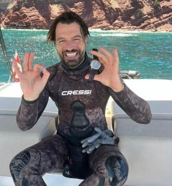 Дайвер знайшов годинник Дайвер знайшов годинник, годинник, дорогий годинник, Patek Philippe,