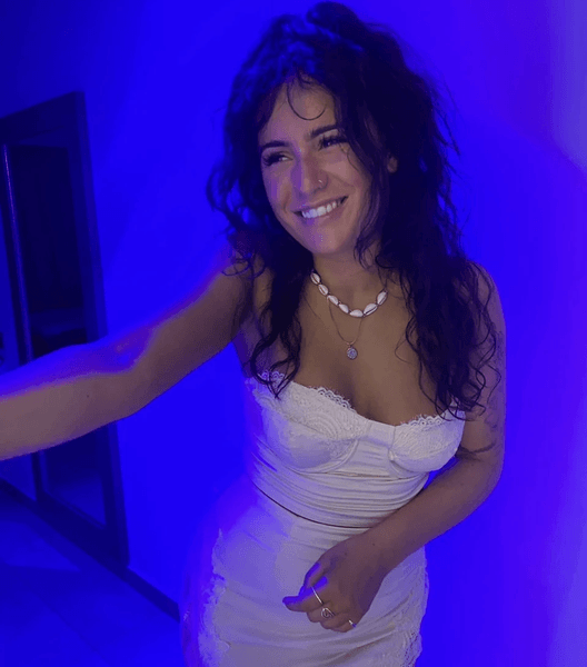 Медсестра, синдром сплячої красуні, синдром Клейне-Левіна, рідкісна хвороба, спить по 20 годин, напади сну, втратила рік життя