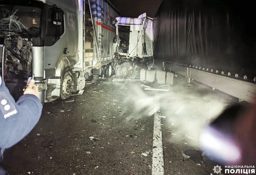 Під Рівним сталася аварія за участю чотирьох авто