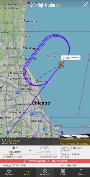 Карта полетов, самолет, самолет кружился в небе, сброс топлива, рейс, United Airlines,