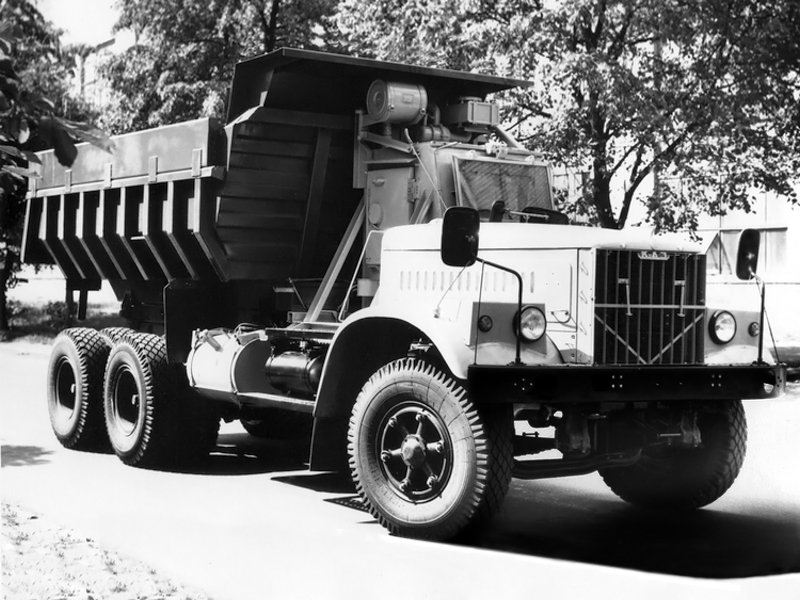 Первый экземпляр КрАЗ-256Б1–030