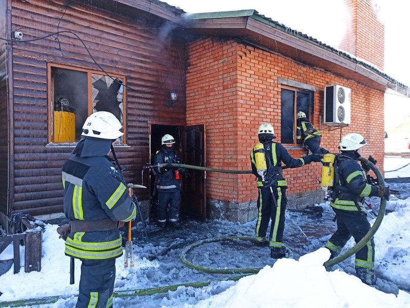 Киев, пожар, парк, Дружбы Народов, Муромец, тушение, кафе, сгорело, возгорание, ГСЧС, спасатели