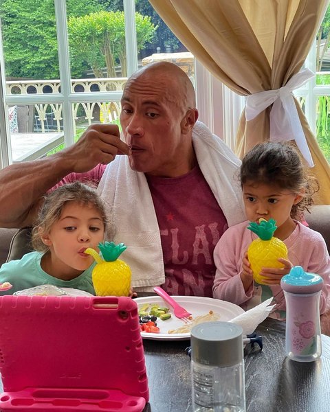 Дуэйн "Скала" Джонсон, дочки