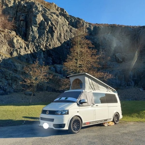 Жизнь в автофургоне, пара продала дом, путешествие по Европе, дом на колесах, фургон, VW T5, минимализм