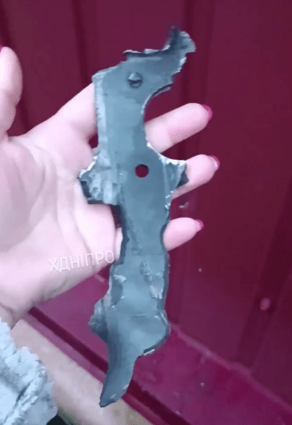 частини ракети, обстріл дніпро, вибухи дніпро, влучання ракети дніпро