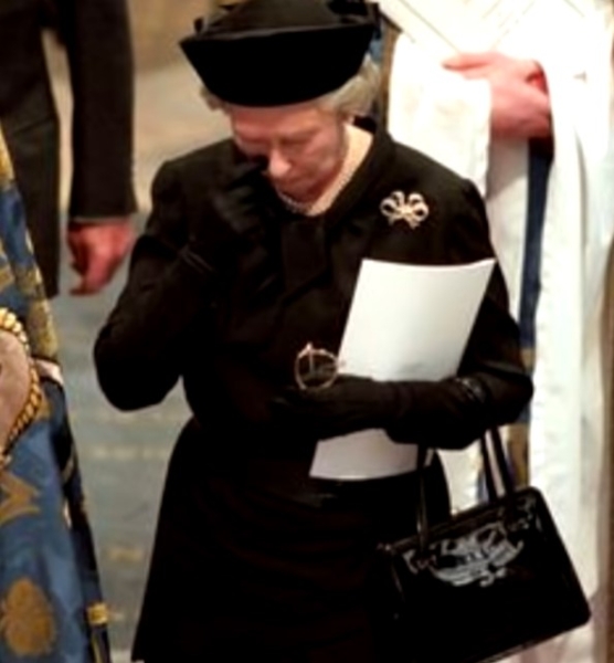 Елизабет II, кралица на Великобритания, погребението на Даяна