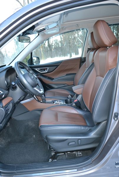 передние сиденья Subaru Forester, новый Subaru Forester, Subaru Forester 2024, кроссовер Subaru, Subaru Forester в Украине