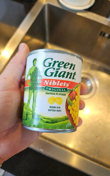 Чоловік відкрив 17-річну баночку кукурудзи, що він побачив всередині, соціальні мережі, приколи, курйози, продукти