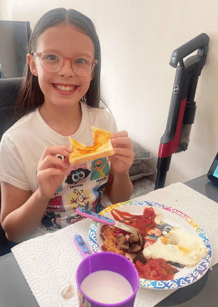 Ливана ела только наггетсы