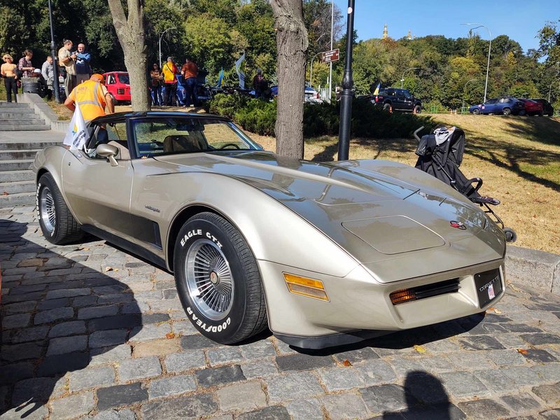 Chevrolet Corvette 1982 року