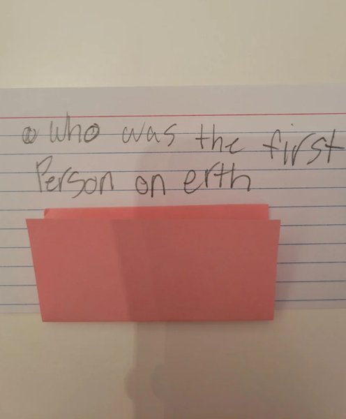 Учительница показала забавные вопросы учеников, которые сильно удивили ее