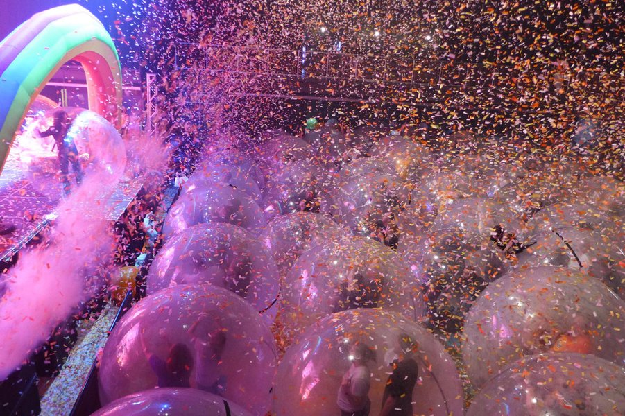 Flaming Lips, рок-концерт, пузыри, сферы, карантин