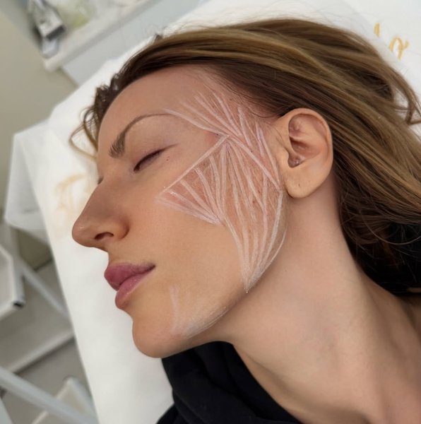 Леся Нікітюк обличчя