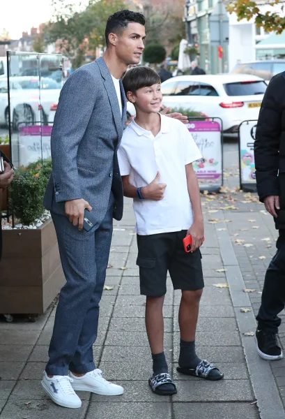 Криштиану Роналду и болельщик