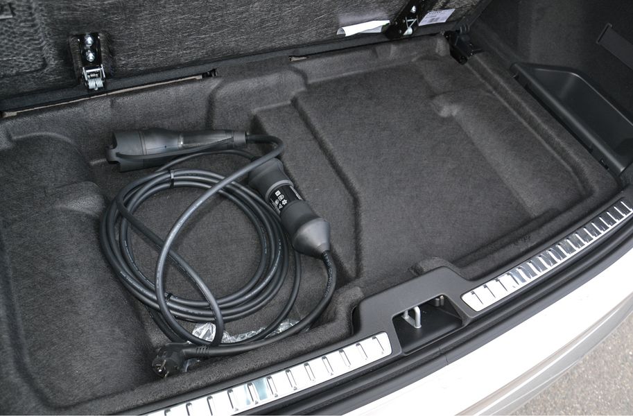 Volvo XC90, новий Volvo XC90, кросовер Volvo, Volvo XC90 2025, гібрид Volvo XC90