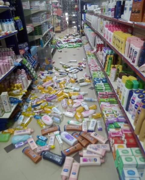 землетрясение, стихийное бедствие, магазин, последствия