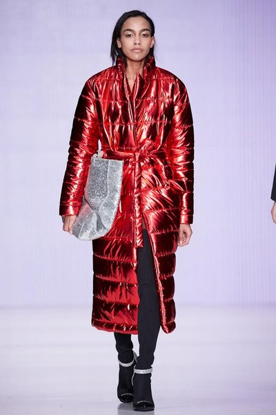 Пуховики из ткани металлик 2020/21