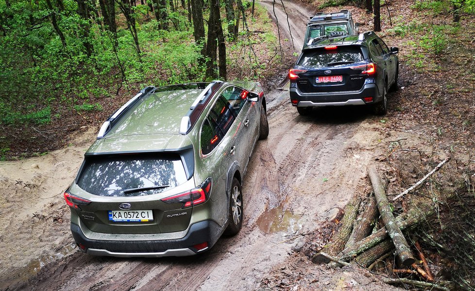 При грамотном рулении большие свесы Subaru Outback не станут критичной помехой на бездорожье. Фото: Виктор Стельмах