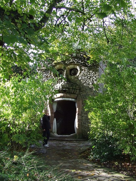 Аттракцион "Запретный угол", парк развлечений, парк, уникальный парк, место для туристов, самое странное место в мире,