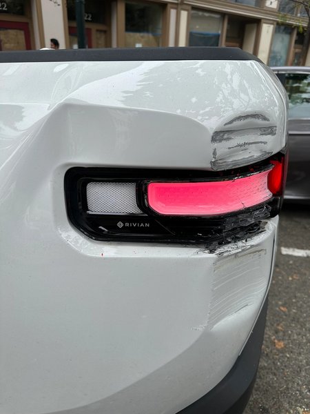 Rivian R1T, ремонт Rivian R1T, пикап Rivian, электромобиль Rivian, электромобиль Rivian