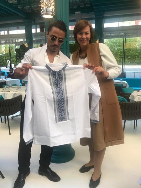 Нусрет Гекчё, вишиванка