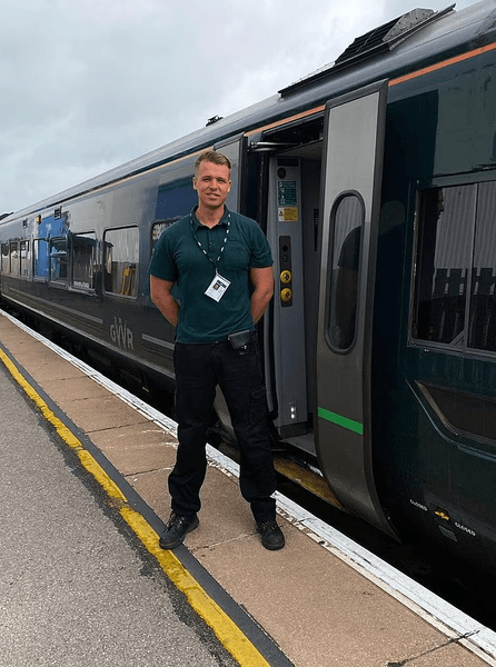 Мужчина из Великобритании не спит уже 2 года и никто не знает причину его бессонницы