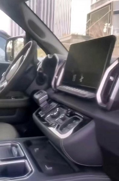 Dongfeng Warrior M20